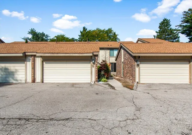 Condo for sale at 7387 Radcliff Dr #47, West Bloomfield, MI 48322 | MLS# 20261072083