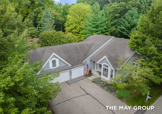 Condo for sale at 2431 Summit Ridge Dr NE, Grand Rapids, MI 49505 | MLS# 65026047565