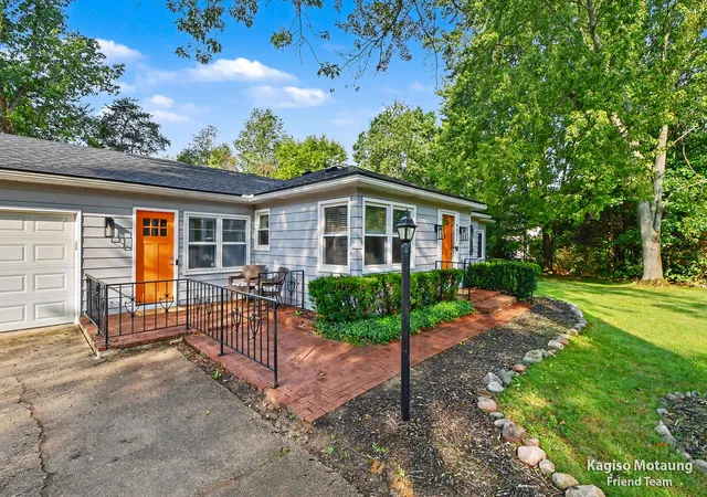 Photo 3 of Single family home for sale at 4621 Whitneyville Ave Se, Ada, MI 49301 | MLS# 65026047570 | Listing updated on 2026-09-14
