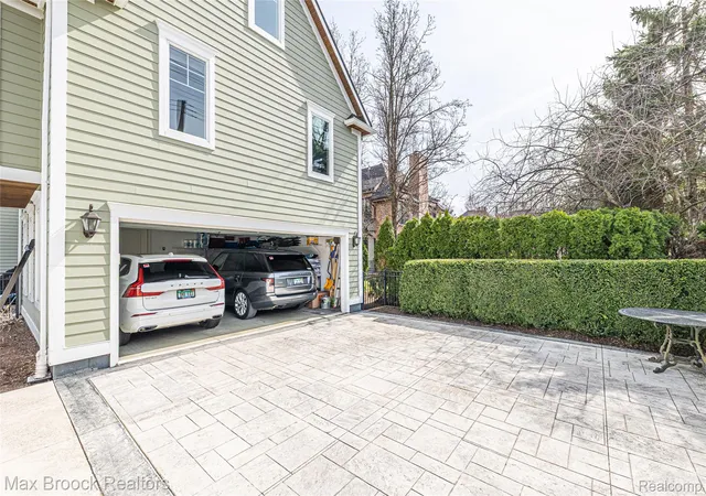Photo 32 of Single family home for sale at 570 Pierce St, Birmingham, MI 48009 | MLS# 20261072109 | Listing updated on 2026-09-13