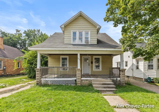 Photo 1 of Single family home for sale at 1933 Alba Ave Sw, Wyoming, MI 49509 | MLS# 65026047577 | Listing updated on 2026-09-15