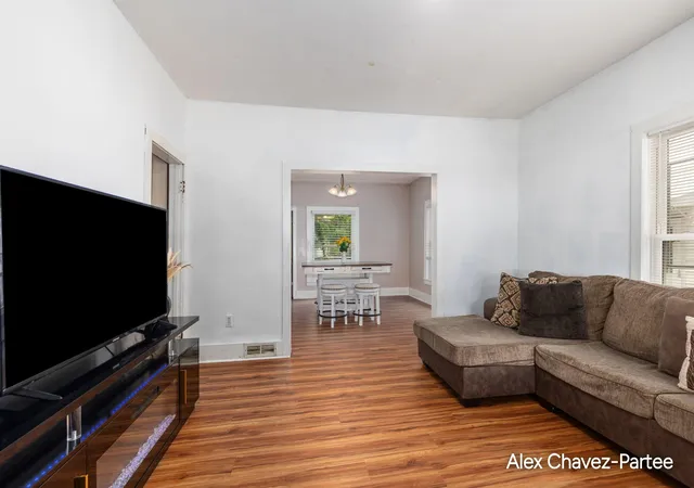 Photo 3 of Single family home for sale at 1933 Alba Ave Sw, Wyoming, MI 49509 | MLS# 65026047577 | Listing updated on 2026-09-15