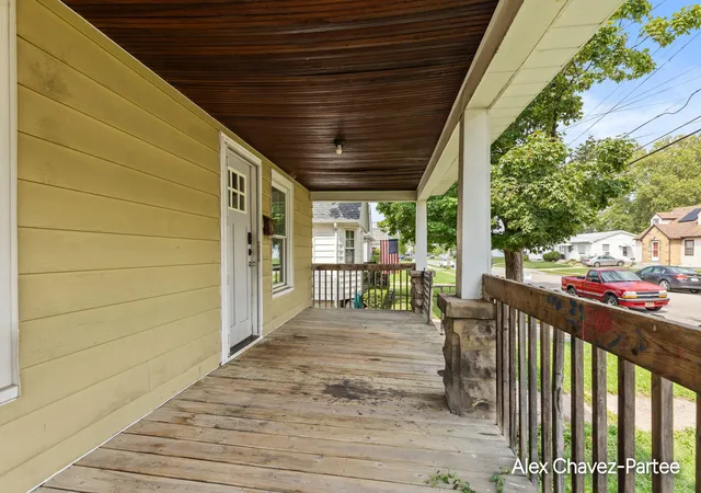 Photo 3 of Single family home for sale at 1933 Alba Ave SW, Wyoming, MI 49509 | MLS# 65026047577 | Listing updated on 2026-09-15