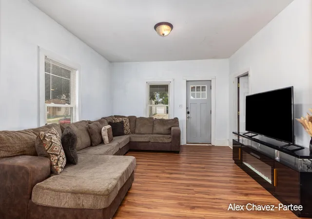 Photo 4 of Single family home for sale at 1933 Alba Ave SW, Wyoming, MI 49509 | MLS# 65026047577 | Listing updated on 2026-09-15