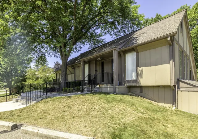 Photo 35 of Condo for sale at 1832 Burning Bush Ct, Rochester Hills, MI 48309 | MLS# 58050221099 | Listing updated on 2026-09-08