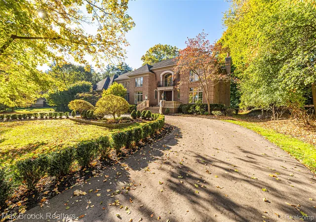 Photo 1 of Single family home for sale at 4966 Stoneleigh Rd, Bloomfield Hills, MI 48302 | MLS# 20261072123 | Listing updated on 2026-10-30