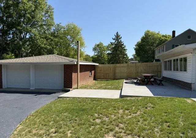 Photo 3 of Multi family home for sale at 708 Upton Ave, Springfield, MI 49037 | MLS# 64026047582 | Listing updated on 2026-09-09