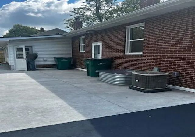 Photo 4 of Multi family home for sale at 708 Upton Ave, Springfield, MI 49037 | MLS# 64026047582 | Listing updated on 2026-09-09