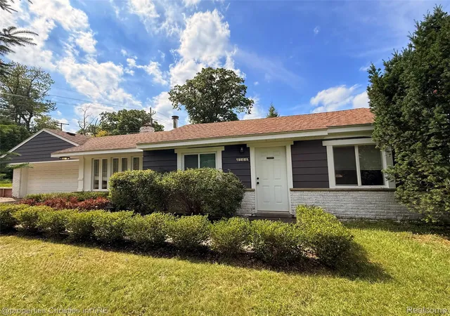 Photo 2 of Single family home for sale at 4166 Middledale Ave, West Bloomfield, MI 48323 | MLS# 20261072131 | Listing updated on 2026-09-10