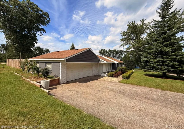 Photo 3 of Single family home for sale at 4166 Middledale Ave, West Bloomfield, MI 48323 | MLS# 20261072131 | Listing updated on 2026-09-10