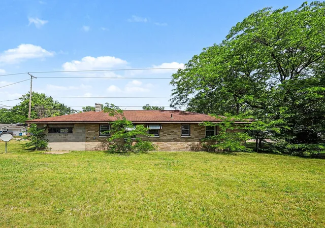 Photo 3 of Single family home for sale at 1635 Roberts St, Muskegon, MI 49442 | MLS# 71026047589 | Listing updated on 2026-09-08