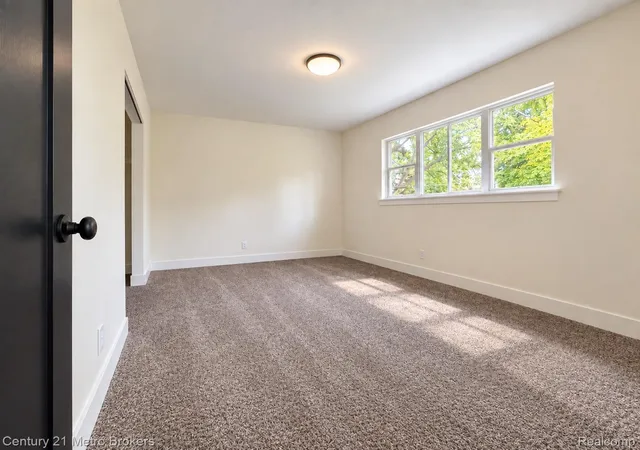 Photo 3 of Single family home for sale at 6418 Valorie Ln, Flint, MI 48504 | MLS# 20261072135 | Listing updated on 2026-09-11