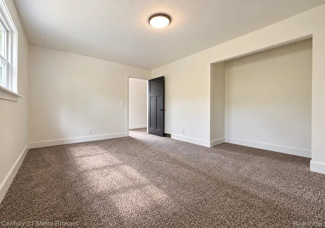 Photo 4 of Single family home for sale at 6418 Valorie Ln, Flint, MI 48504 | MLS# 20261072135 | Listing updated on 2026-09-11