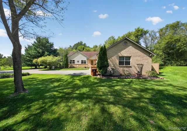 Photo 4 of Single family home for sale at 3122 County Farm Rd, Howell, MI 48843 | MLS# 20261072137 | Listing updated on 2026-09-12