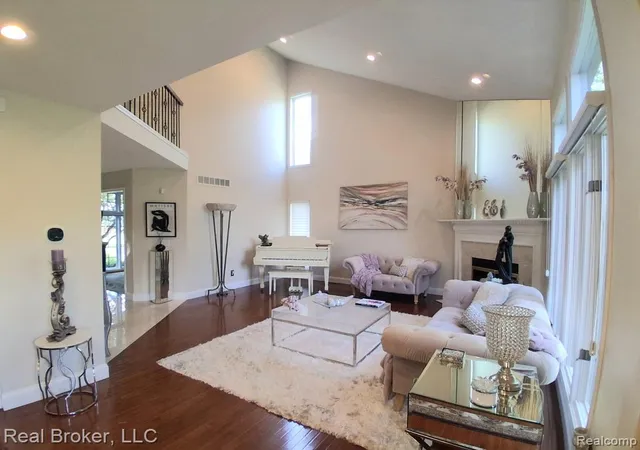 Condo for sale at 37814 Avon Ln, Farmington Hills, MI 48331 | MLS# 20261072136