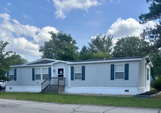 Photo 1 of Single family home for sale at 7061 W Bickett Blvd, Lansing, MI 48911 | MLS# 65026047593 | Listing updated on 2026-09-08