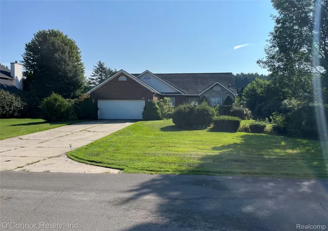 Photo 1 of Sale Pending at 3122 Lindsay Ln, Port Huron, MI 48060 | MLS# 20261072138 | Listing updated on 2026-09-14