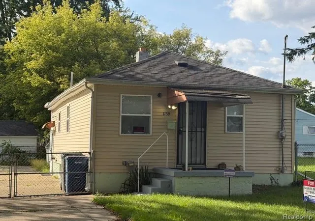 Photo 1 of Single family home for sale at 1159 Sutton Ave, Flint, MI 48504 | MLS# 20261072143 | Listing updated on 2026-09-10