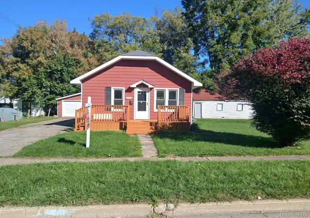 Photo 1 of Single family home for sale at 635 Spruce St, Mount Morris, MI 48458 | MLS# 20261072147 | Listing updated on 2026-10-07