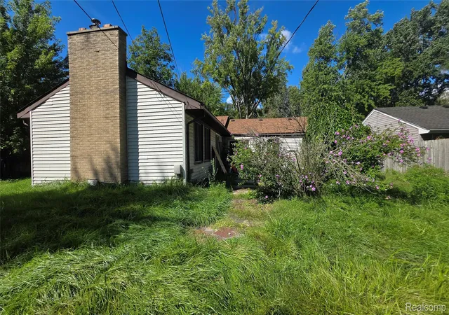 Photo 4 of Single family home for sale at 37256 Garvin St, Clinton Township, MI 48036 | MLS# 20261072149 | Listing updated on 2026-09-09