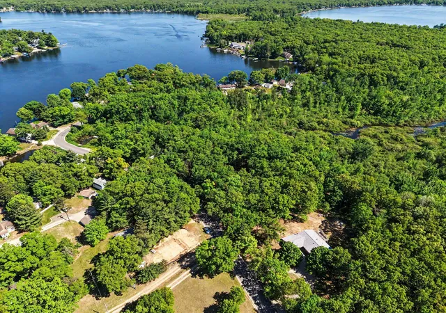 Photo 3 of Single family home for sale at 8481 Vista Dr, Newaygo, MI 49337 | MLS# 72026047597 | Listing updated on 2026-09-15