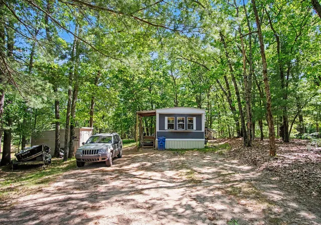 Photo 4 of Single family home for sale at 8481 Vista Dr, Newaygo, MI 49337 | MLS# 72026047597 | Listing updated on 2026-09-15