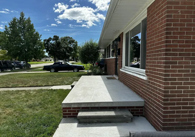 Photo 2 of Single family home for sale at 2728 Pinetree Dr, Trenton, MI 48183 | MLS# 81026047605 | Listing updated on 2026-09-12
