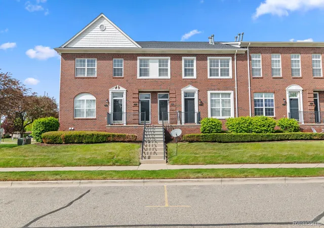 Photo 2 of Condo for sale at 14267 Vauxhall Dr, Sterling Heights, MI 48313 | MLS# 20261072158 | Listing updated on 2026-09-09