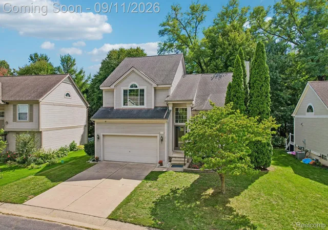 Photo 2 of Single family home for sale at 6913 Fox Ln, Waterford, MI 48327 | MLS# 20261072159 | Listing updated on 2026-09-12