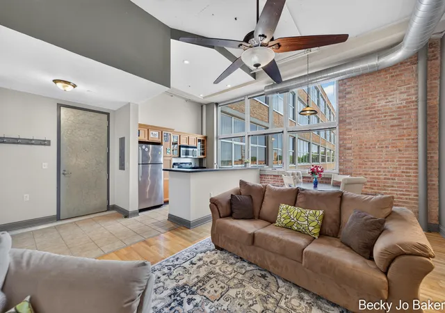 Photo 4 of Condo for sale at 930 Washington Ave #3M, Muskegon, MI 49441 | MLS# 71026047613 | Listing updated on 2026-09-10