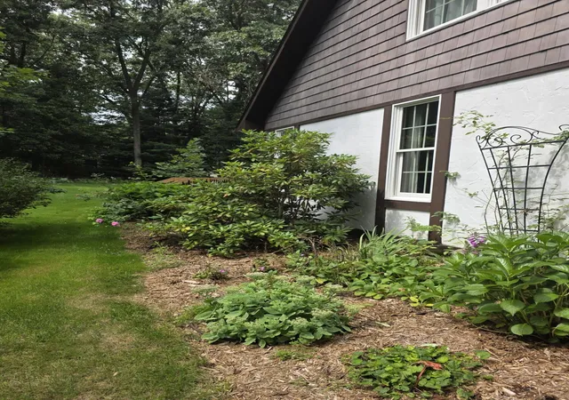 Photo 3 of Single family home for sale at 5163 Burning Tree Rd, Kalamazoo, MI 49009 | MLS# 53026047610 | Listing updated on 2026-09-09