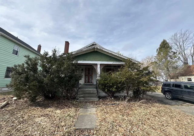 Photo 3 of Single family home for sale at 213 S 12th Street, Saginaw, MI 48601 | MLS# 61050221111 | Listing updated on 2026-09-09