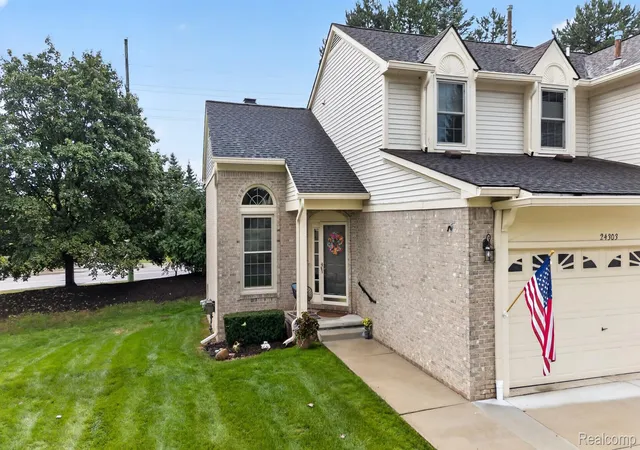 Listing Photo 3 - Condo for sale in building located at 24303 Weathervane Ct, Novi, MI 48374
