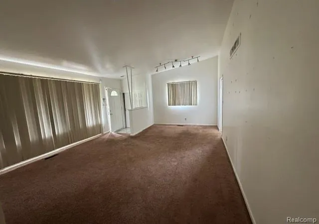 Photo 2 of Single family home for sale at 19264 Beaverland St, Detroit, MI 48219 | MLS# 20261072183 | Listing updated on 2026-09-16