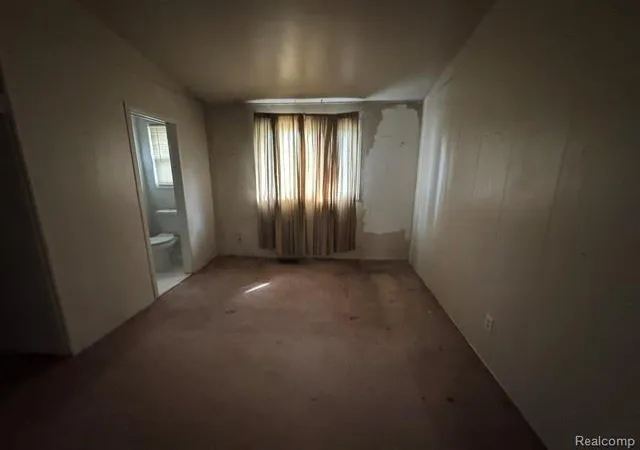 Photo 3 of Single family home for sale at 19264 Beaverland St, Detroit, MI 48219 | MLS# 20261072183 | Listing updated on 2026-09-16
