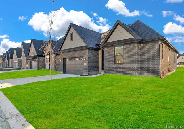 Photo 2 of Single family home for sale at 4139 Blossom Dr, Sterling Heights, MI 48314 | MLS# 20261072186 | Listing updated on 2026-09-13