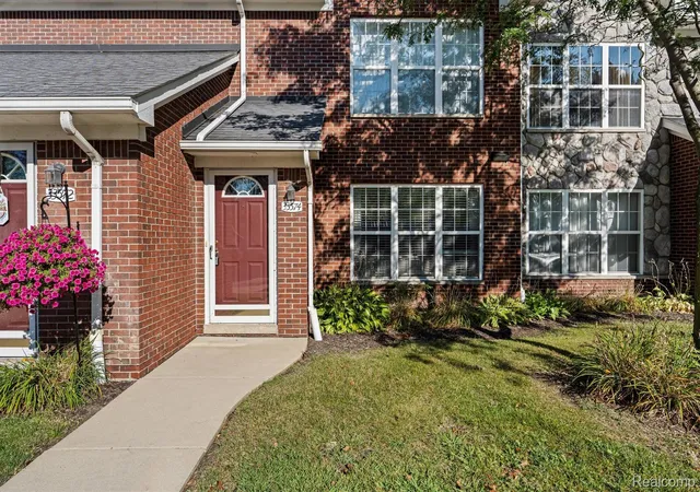 Photo 1 of Condo for sale at 33574 Utica Rd, Fraser, MI 48026 | MLS# 20261072189 | Listing updated on 2026-09-11