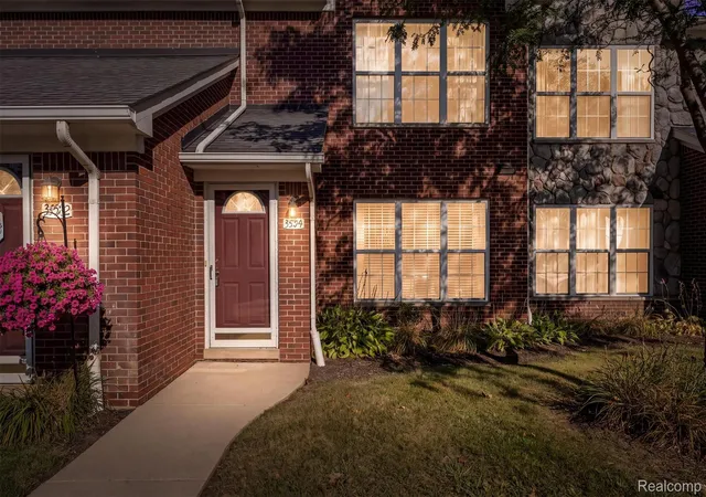 Photo 2 of Condo for sale at 33574 Utica Rd, Fraser, MI 48026 | MLS# 20261072189 | Listing updated on 2026-09-11