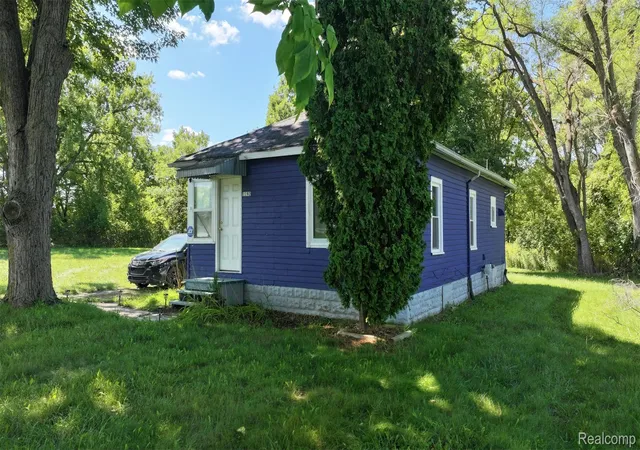 Photo 3 of Single family home for sale at 1192 S Belsay Rd, Burton, MI 48509 | MLS# 20261072191 | Listing updated on 2026-09-14