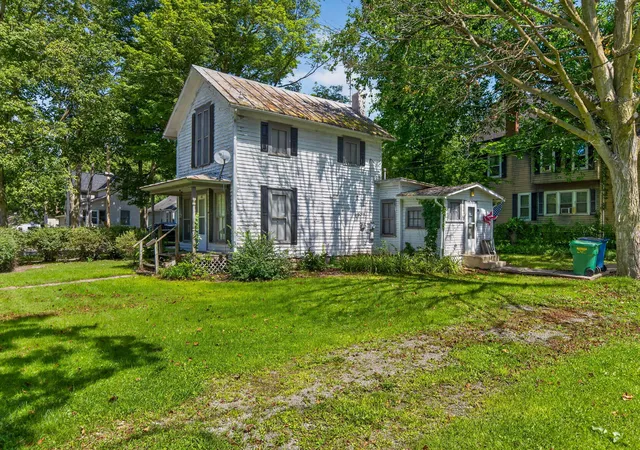 Photo 3 of Single family home for sale at 401 S O Keefe St, Cassopolis, MI 49031 | MLS# 69026047622 | Listing updated on 2026-09-18