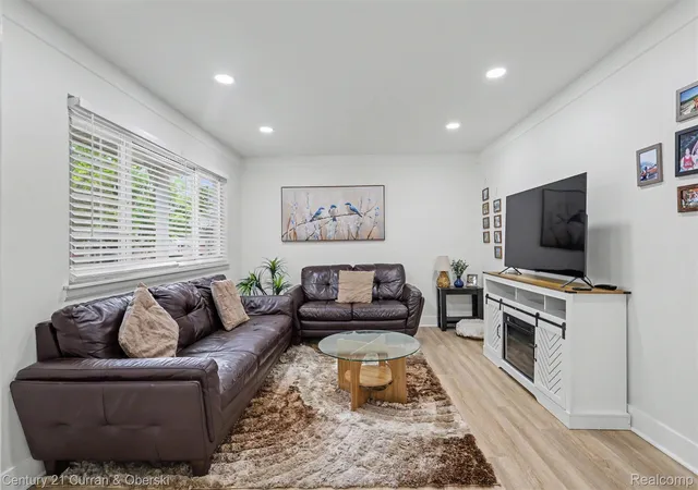 Photo 3 of Single family home for sale at 4455 Hipp St, Dearborn Heights, MI 48125 | MLS# 20261072197 | Listing updated on 2026-09-11