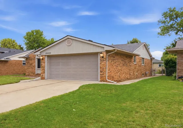 Photo 3 of Single family home for sale at 46462 Peach Grv Ave, Macomb, MI 48044 | MLS# 20261072199 | Listing updated on 2026-09-11