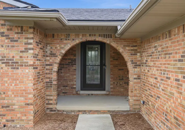 Photo 4 of Single family home for sale at 46462 Peach Grv Ave, Macomb, MI 48044 | MLS# 20261072199 | Listing updated on 2026-09-11
