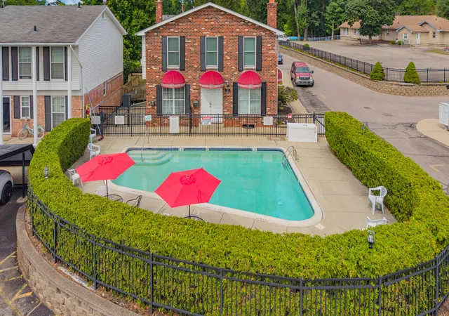Listing Photo 2 - Condo for sale in building located at 21691 Hidden Rivers Dr N, Southfield, MI 48075 - Unit #50