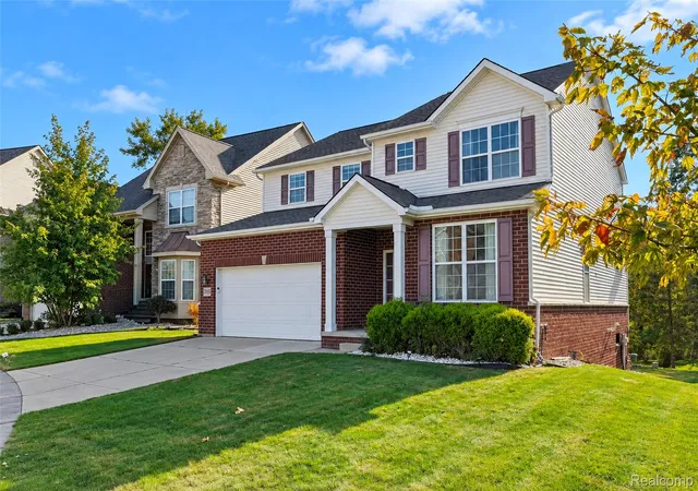 Photo 3 of Single family home for sale at 27363 Victoria Rd, Novi, MI 48374 | MLS# 20261072210 | Listing updated on 2026-10-18
