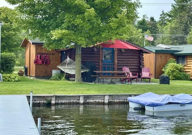 Photo 2 of Single family home for sale at 4077 Oden Rd, Alanson, MI 49706 | MLS# 58050221117 | Listing updated on 2026-09-09