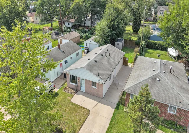 Photo 4 of Single family home for sale at 1433 Reo Ave, Lincoln Park, MI 48146 | MLS# 20261072216 | Listing updated on 2026-09-14