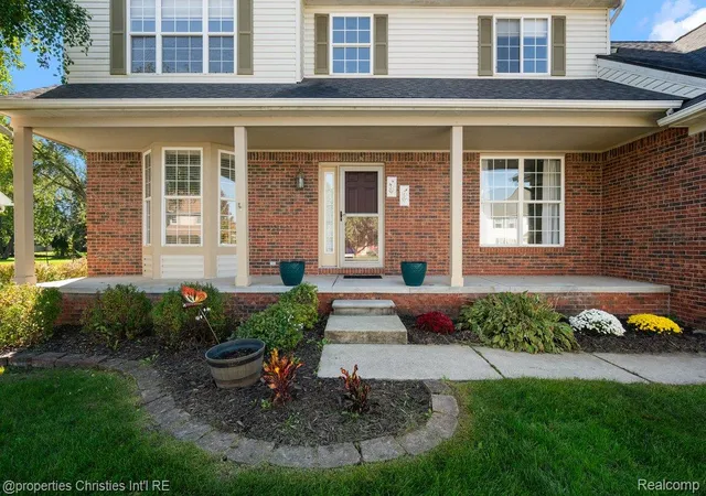 Photo 3 of Single family home for sale at 394 Evaline Dr, Troy, MI 48085 | MLS# 20261072220 | Listing updated on 2026-10-20