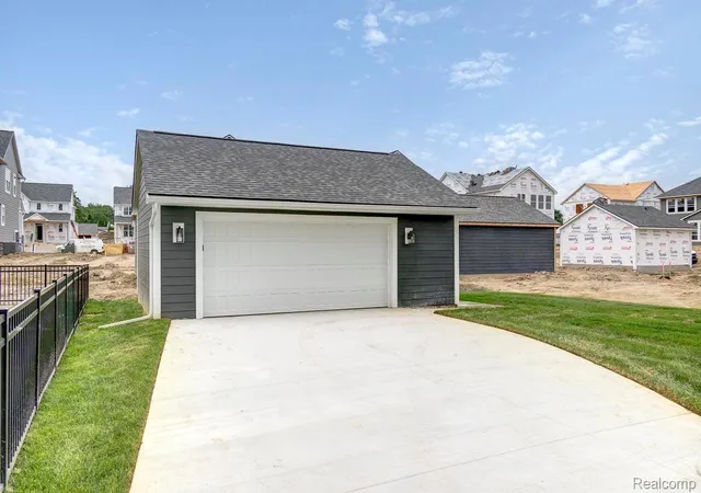 Photo 3 of Single family home for sale at 750 Schalm Dr, Clawson, MI 48017 | MLS# 20261072225 | Listing updated on 2026-09-14
