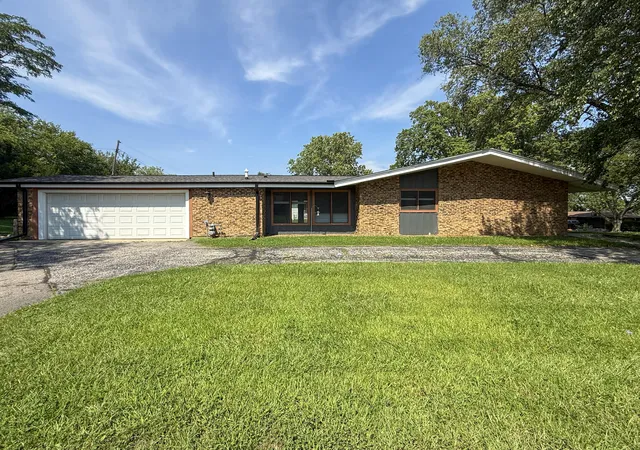 Photo 1 of Single family home for sale at 820 Iroquois Trl, Niles, MI 49120 | MLS# 69026047634 | Listing updated on 2026-09-11